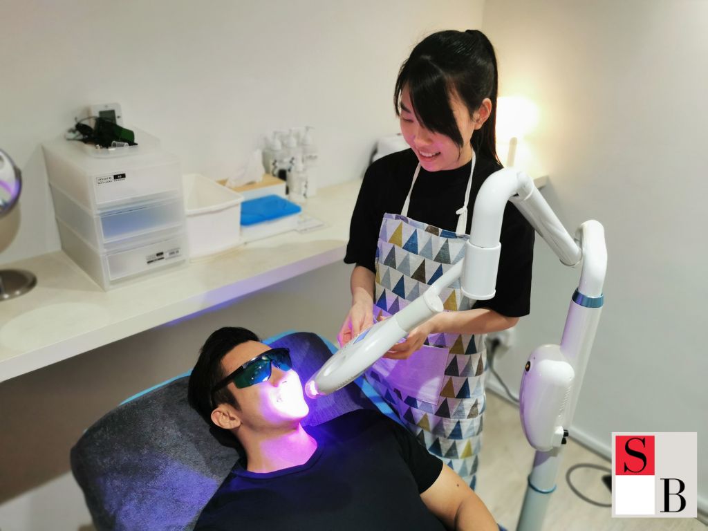 Professional Teeth Whitening Solutions by Wellaholic in Singapore