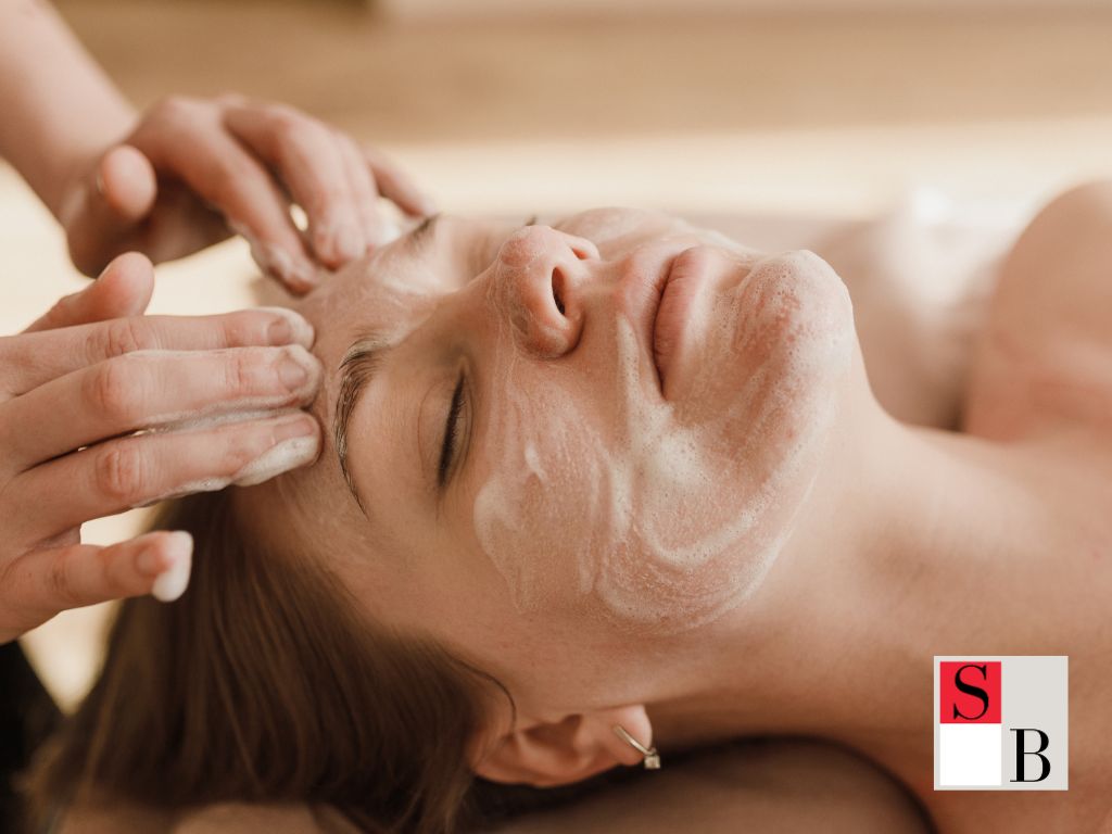 How Facials Help Preserve Youthful Skin
