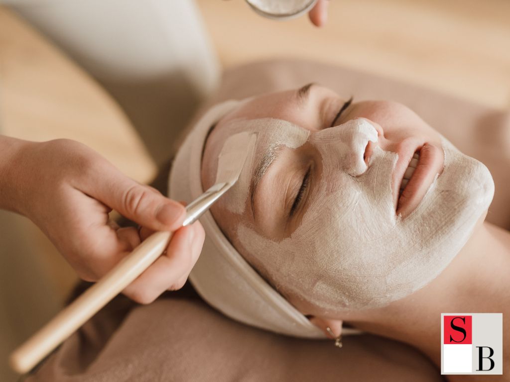 Facial Treatments Tailored for Singapore Women Over 40
