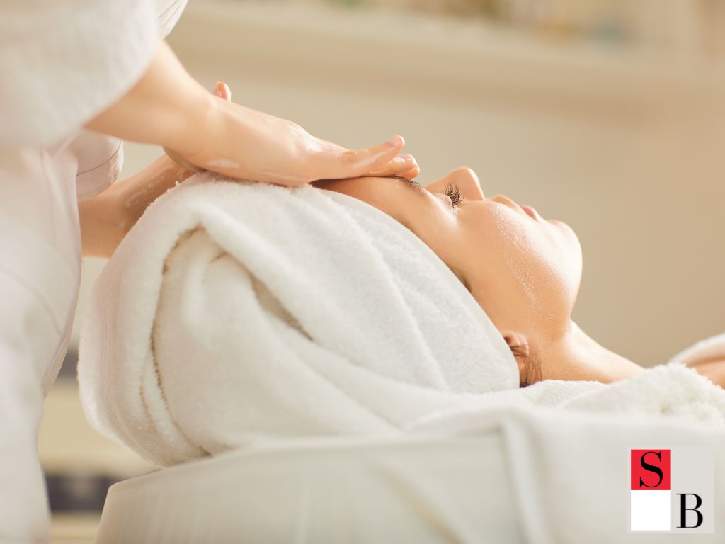 Why Facials Matter for Women Over 40 in Singapore’s Climate