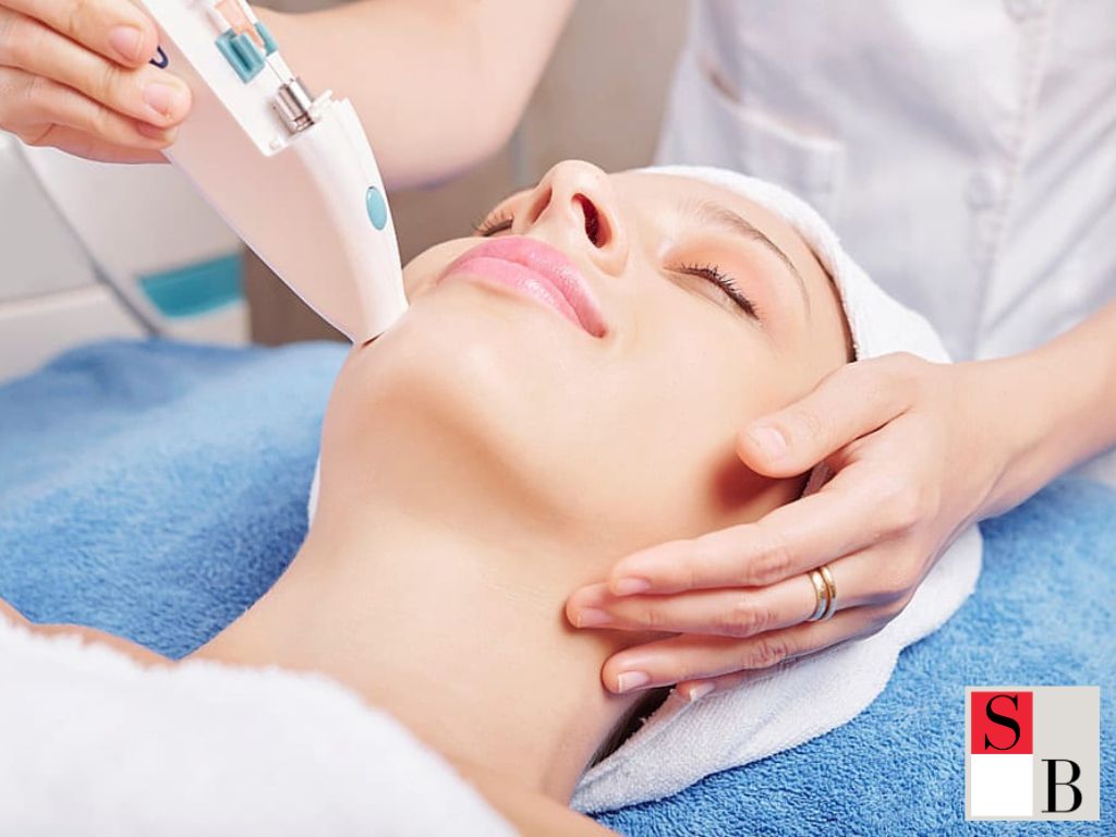 Professional Aesthetic Support: How Wellaholic Helps You Glow with the 10PM Rule