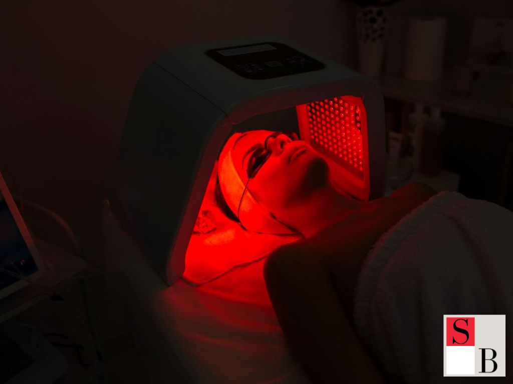 Optimal Schedule for Red Light Mask Use in Singapore