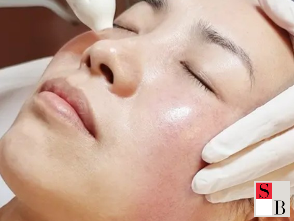 Choosing the Right Anti Aging Routine for Singapore’s Climate